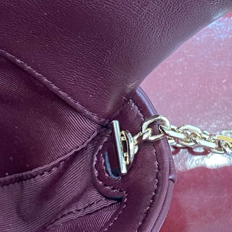 Gucci 841290 GG Marmont Mini Shoulder Bag Ancora red