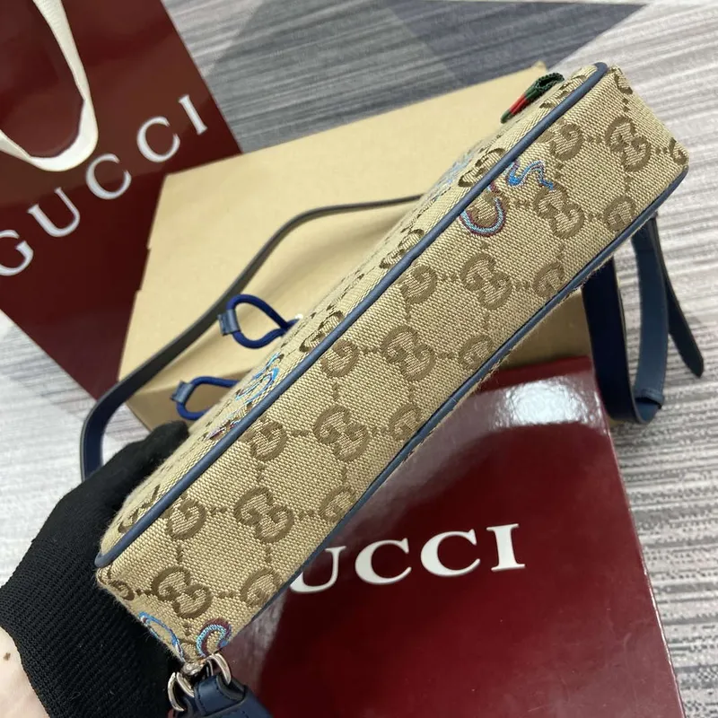 Gucci 817771 Small Embroidered Snake Crossbody Bag Apricot cloth
