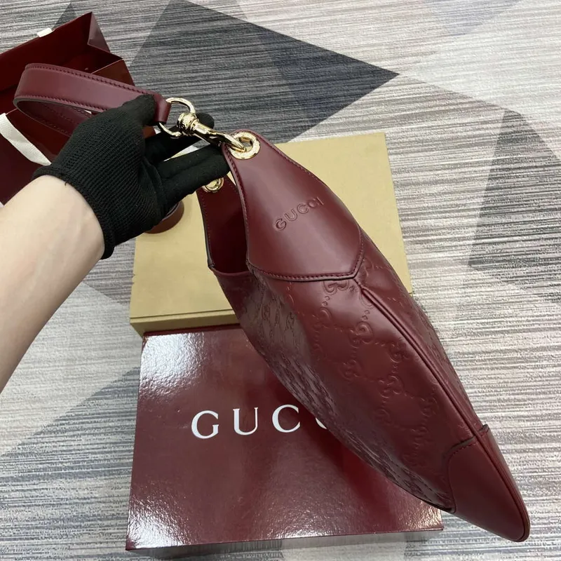 Gucci 834981 Gucci B medium Shoulder Bag Red Leather
