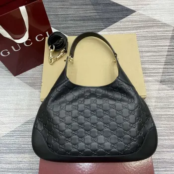 Gucci 834981 Gucci B medium Shoulder Bag Black
