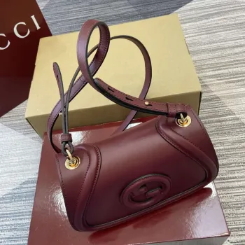 Gucci 815700 Gucci Blondie mini shoulder bag Wind red Leather