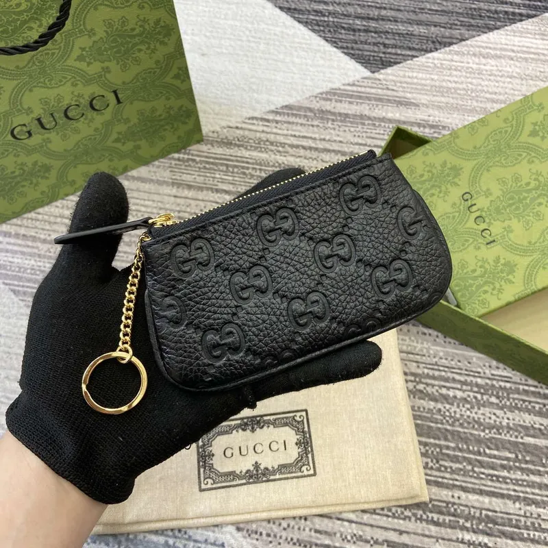 Gucci 815891 GG Emblem Purse wallet Black