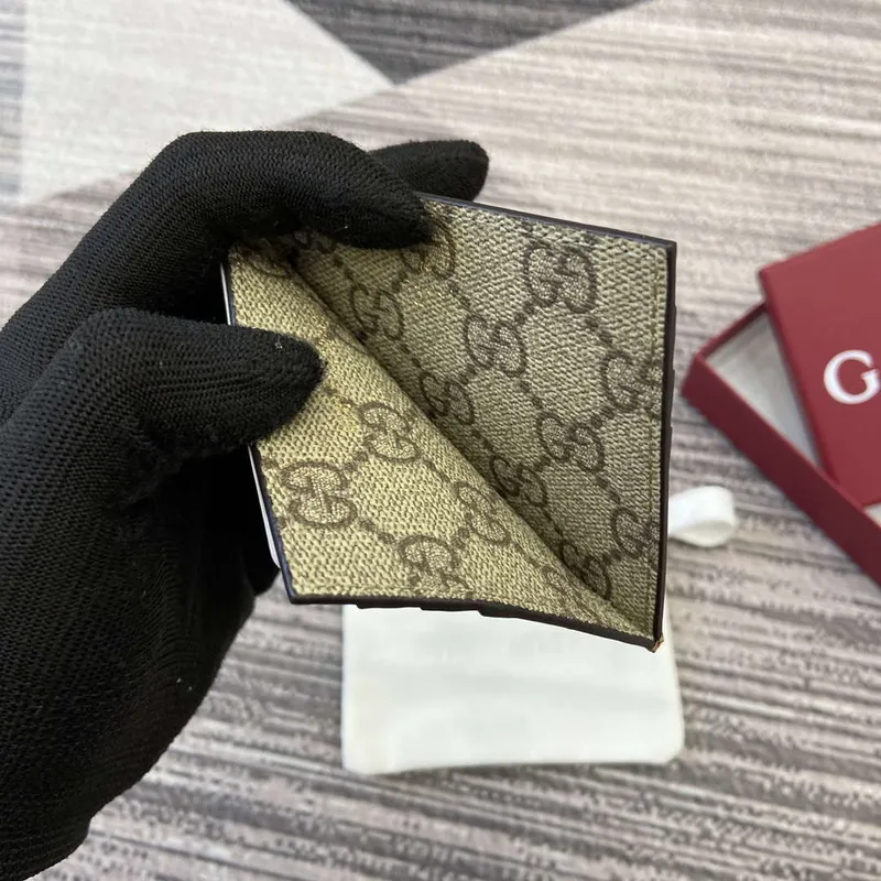 Gucci 818952 GG Emblem card case Brown Leather