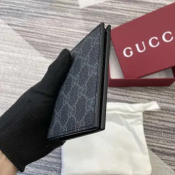 Gucci 821206 GG Emblem bi fold wallet Black