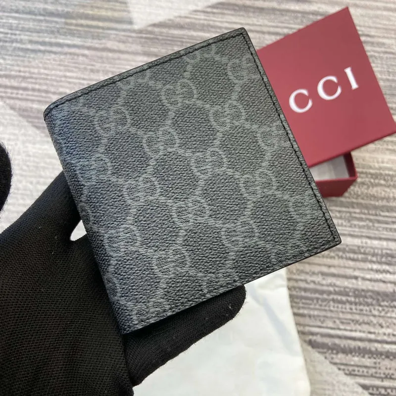 Gucci 821206 GG Emblem bi fold wallet Black