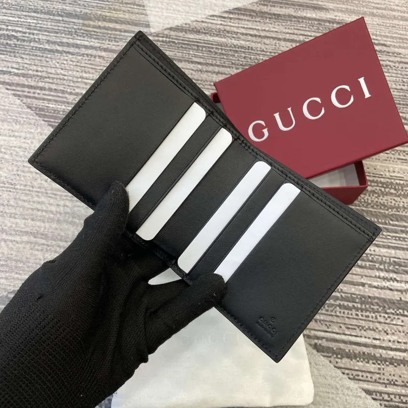 Gucci 821206 GG Emblem bi fold wallet Black