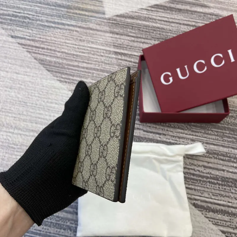Gucci 821206 GG Emblem bi fold wallet Beige and dark brown