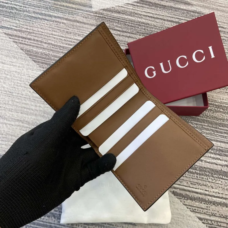 Gucci 821206 GG Emblem bi fold wallet Beige and dark brown