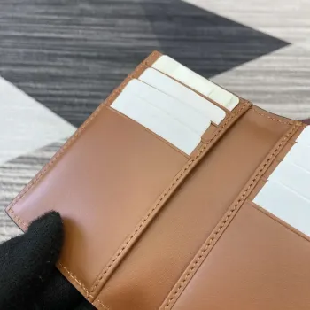 Gucci 821209 GG Emblem bi fold card case Beige and dark brown