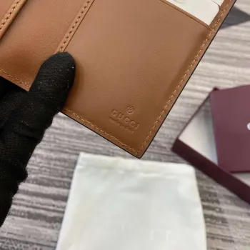 Gucci 821209 GG Emblem bi fold card case Beige and dark brown