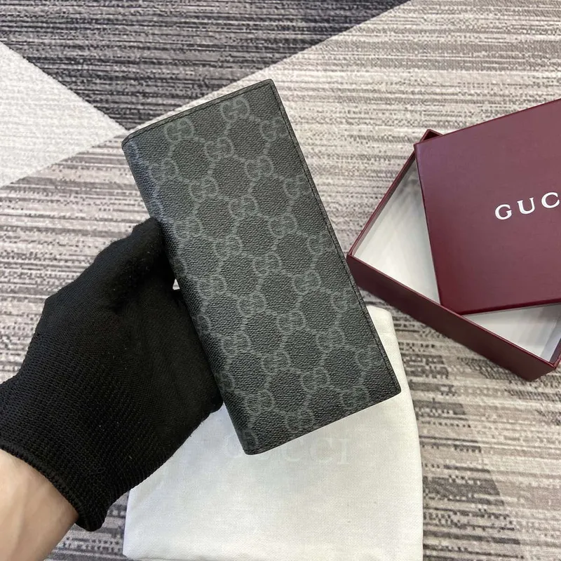 Gucci 821213 GG Emblem Black mini wallet