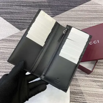 Gucci 821213 GG Emblem Black mini wallet