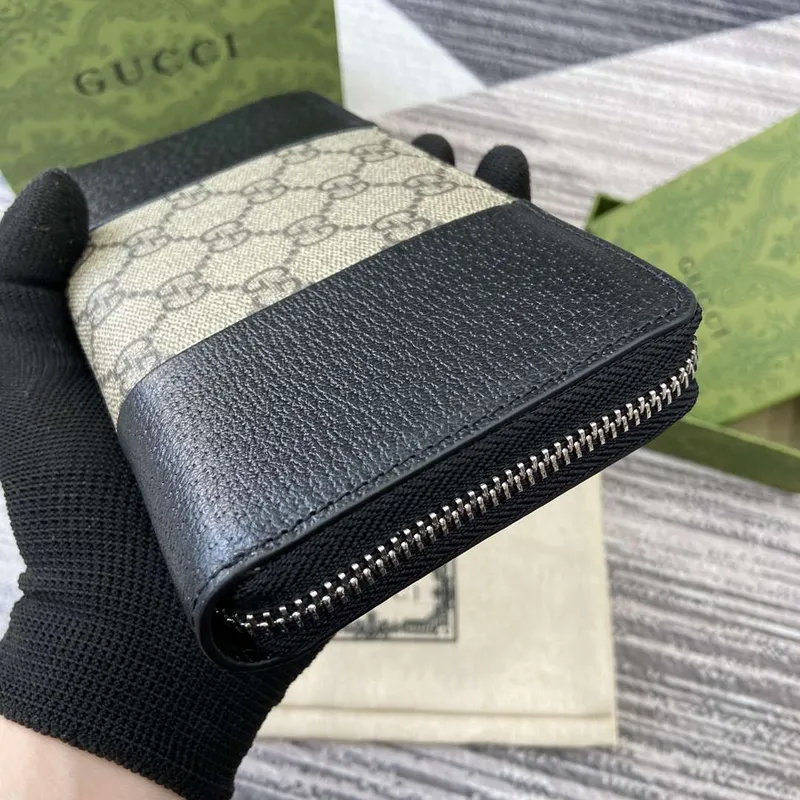 Gucci GG Emblem Black and  Beige 821803 mini wallet