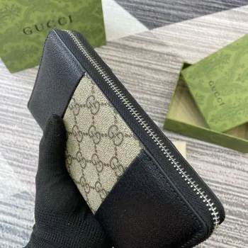 Gucci GG Emblem Black and  Beige 821803 mini wallet
