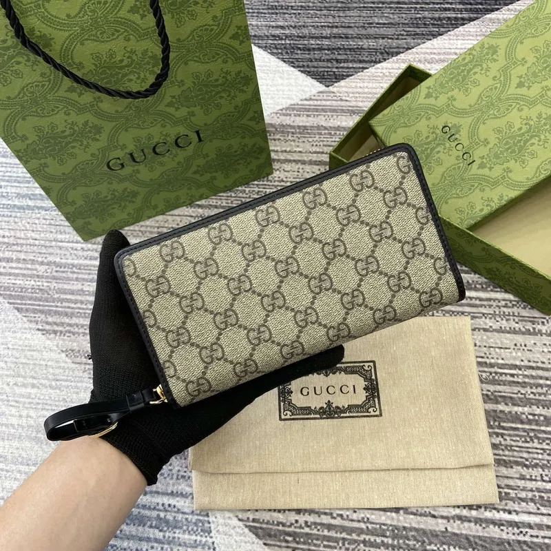 Gucci 821803 GG Emblem Beige and Black mini wallet