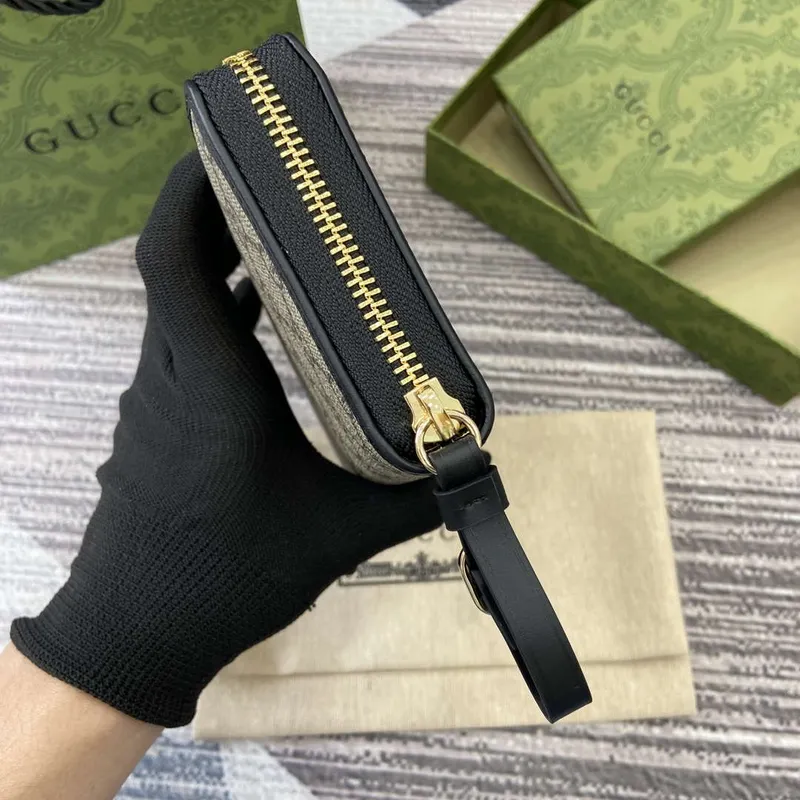 Gucci 821803 GG Emblem Beige and Black mini wallet