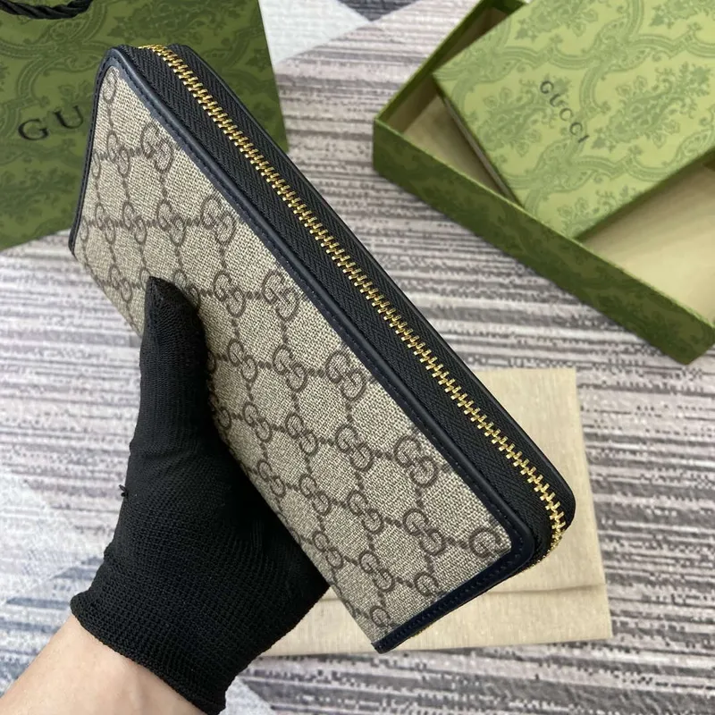 Gucci 821803 GG Emblem Beige and Black mini wallet