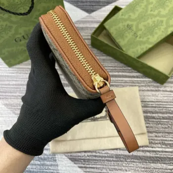 Gucci 821803 GG Emblem Beige and dark brown mini wallet