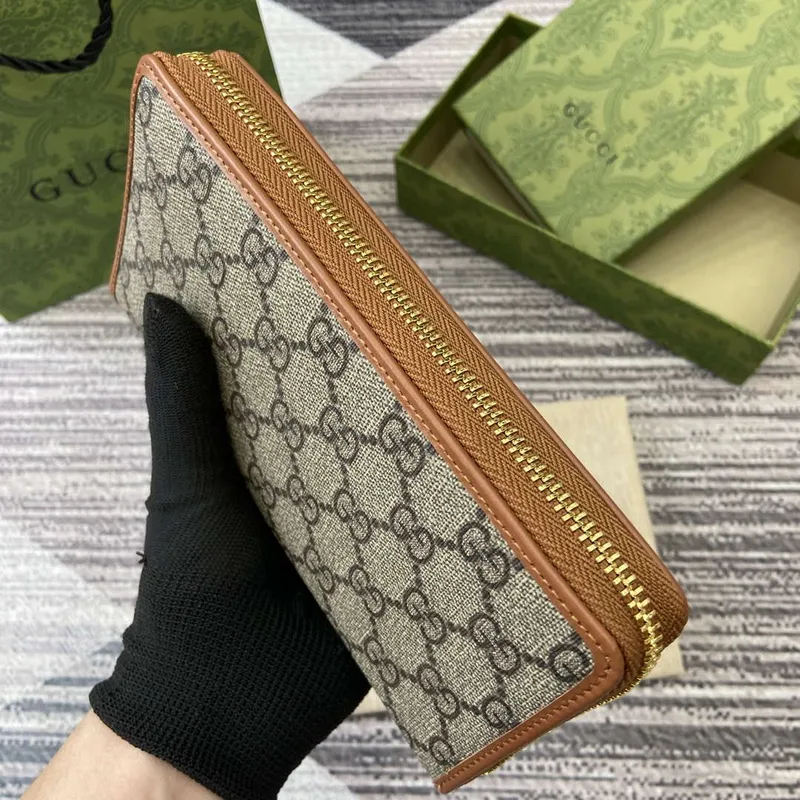 Gucci 821803 GG Emblem Beige and dark brown mini wallet