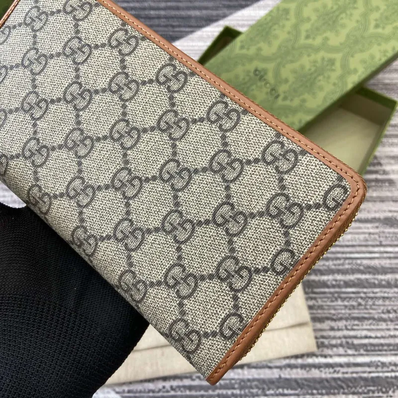 Gucci 821803 GG Emblem Beige and dark brown mini wallet