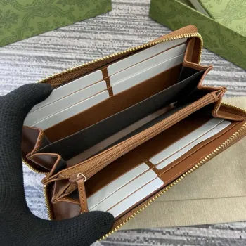 Gucci 821803 GG Emblem Beige and dark brown mini wallet