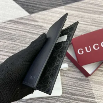 Gucci 818953 GG Emblem bi fold embossed card case Black