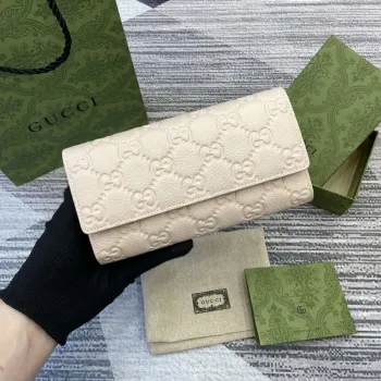 Gucci 815922 GG Emblem continental wallet Beige