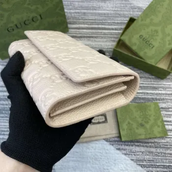 Gucci 815922 GG Emblem continental wallet Beige