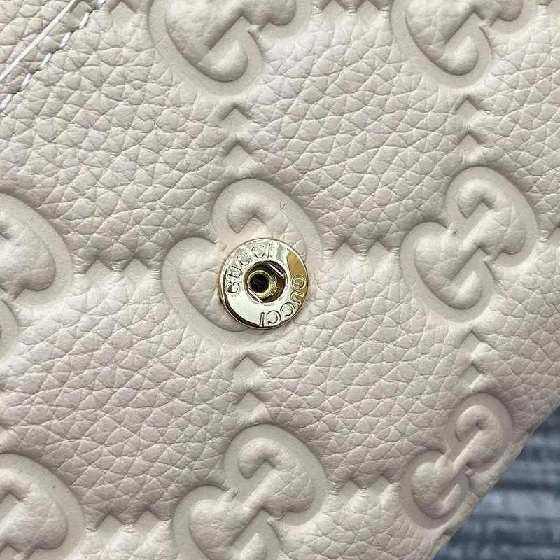 Gucci 815922 GG Emblem continental wallet Beige