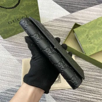 Gucci 815922 GG Emblem continental wallet Black