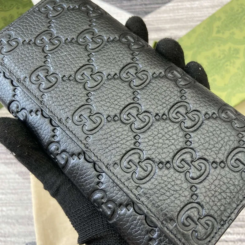 Gucci 815922 GG Emblem continental wallet Black