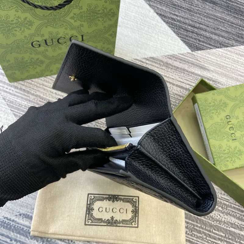 Gucci 815922 GG Emblem continental wallet Black