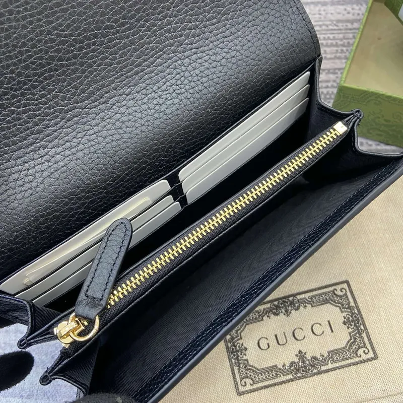 Gucci 815922 GG Emblem continental wallet Black