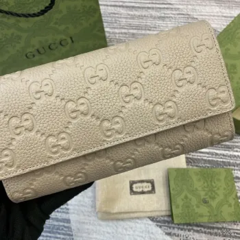 Gucci 815922 GG Emblem continental wallet Taupe