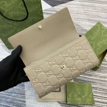 Gucci 815922 GG Emblem continental wallet Taupe