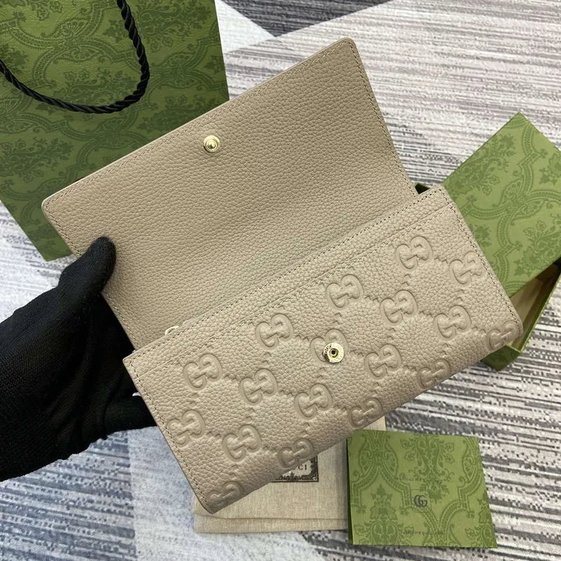 Gucci 815922 GG Emblem continental wallet Taupe