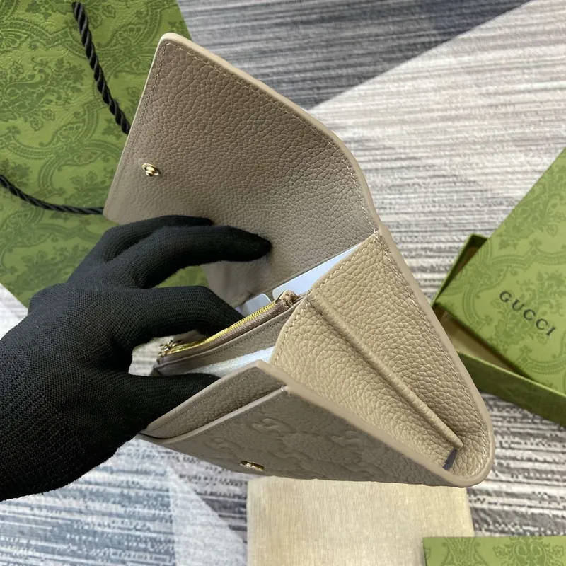 Gucci 815922 GG Emblem continental wallet Taupe
