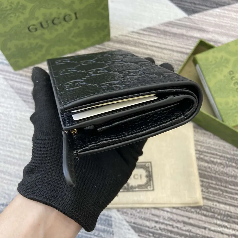 Gucci 815874 GG Emblem Medium wallet Black