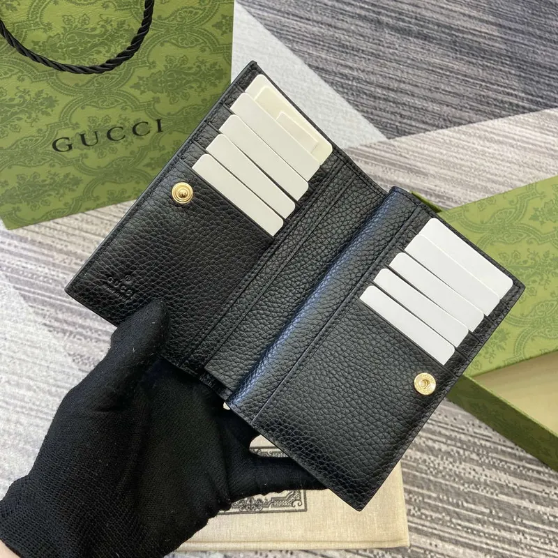 Gucci 815874 GG Emblem Medium wallet Black