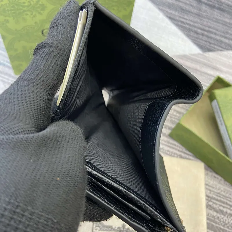 Gucci 815874 GG Emblem Medium wallet Black