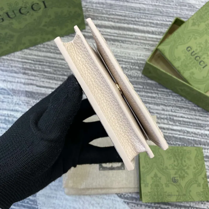 Gucci 815901 GG Emblem mini wallet Beige