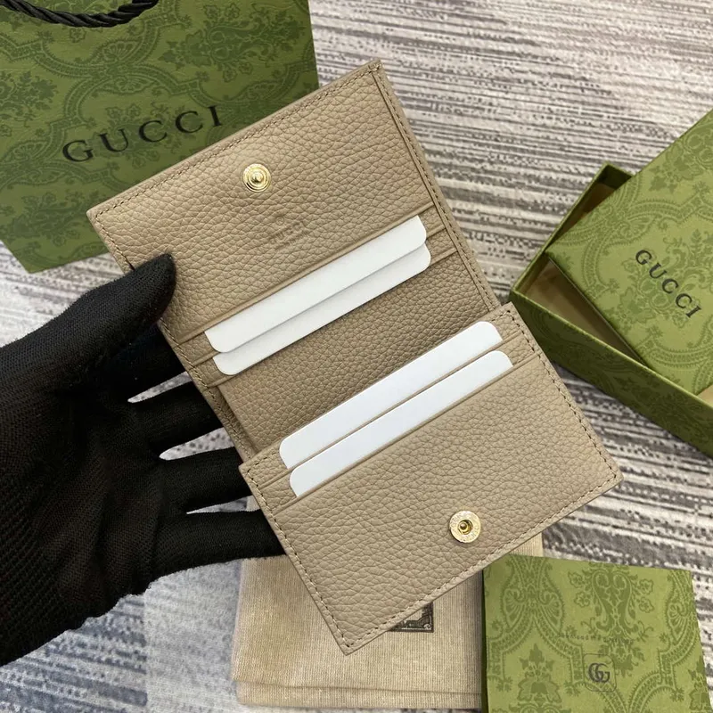 Gucci 815901 GG Emblem mini wallet Taupe
