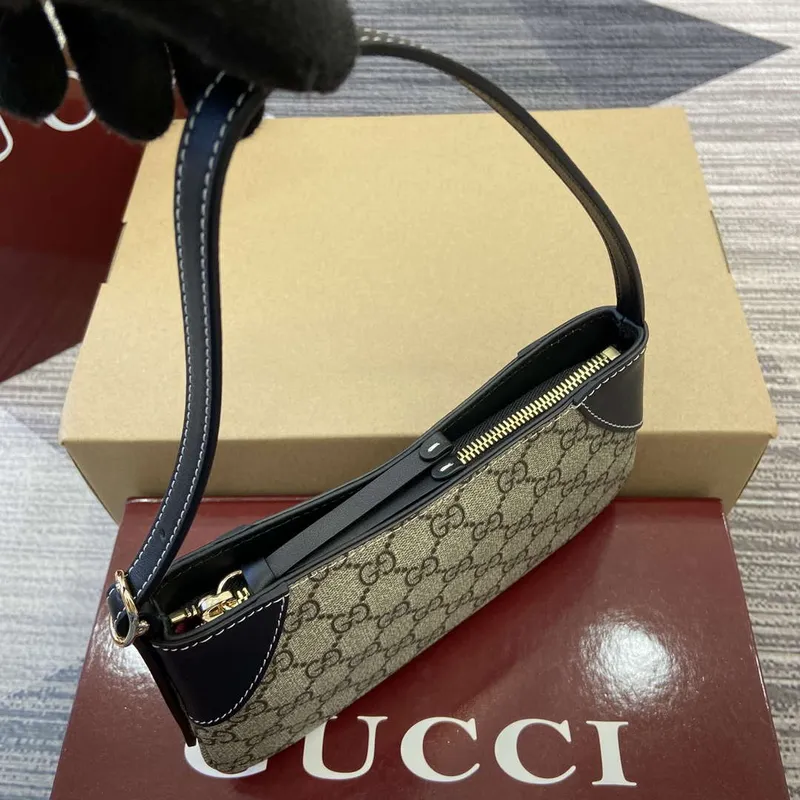Gucci 820696 GG Emblem super mini shoulder bag Beige and Black