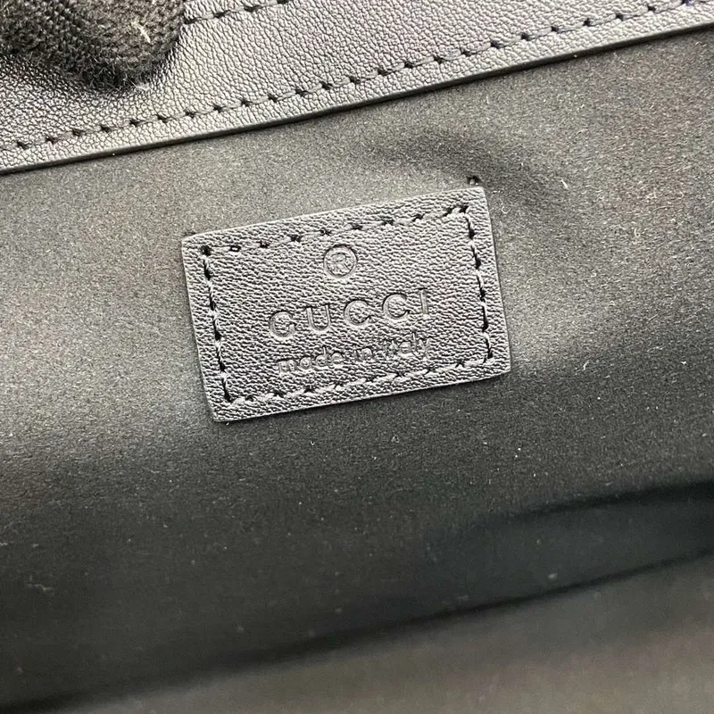 Gucci 815213 GG Emblem medium tote bag Black leather