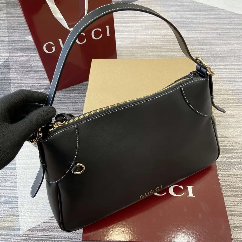 Gucci 815217 GG Emblem Large shoulder bag Black