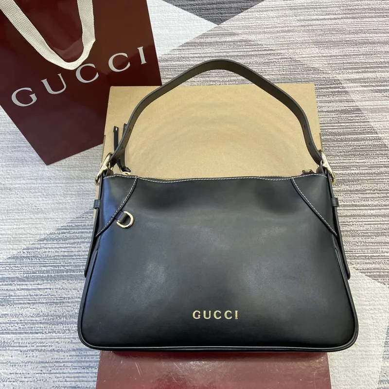 Gucci 815216 GG Emblem medium shoulder bag Black