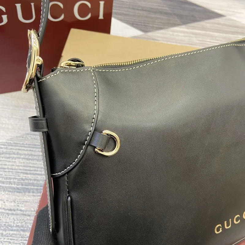 Gucci 815216 GG Emblem medium shoulder bag Black