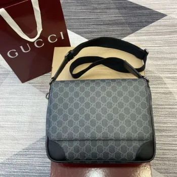 Gucci 821154 GG Emblem medium crossbody bag Black