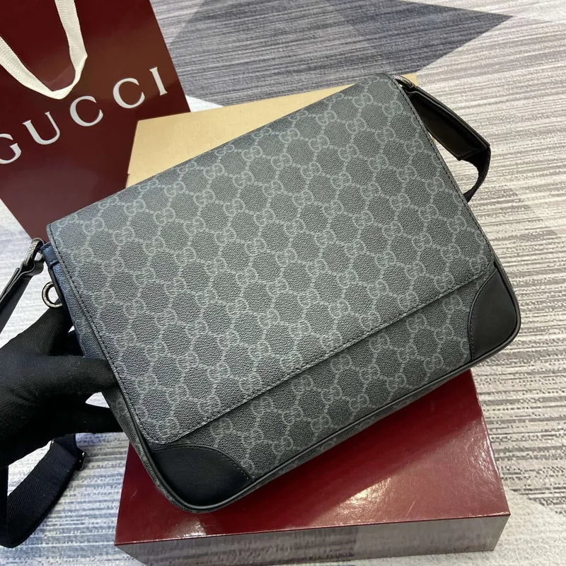Gucci 821154 GG Emblem medium crossbody bag Black