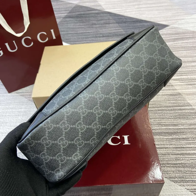 Gucci 821154 GG Emblem medium crossbody bag Black